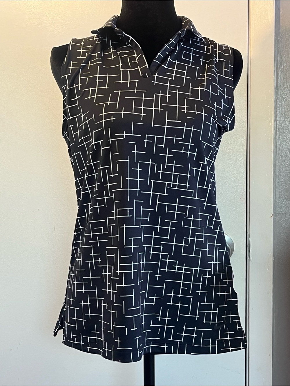 Nike Dri-FIT Sleeveless Golf Polo Top Women’s Small Black White Geometric Print
